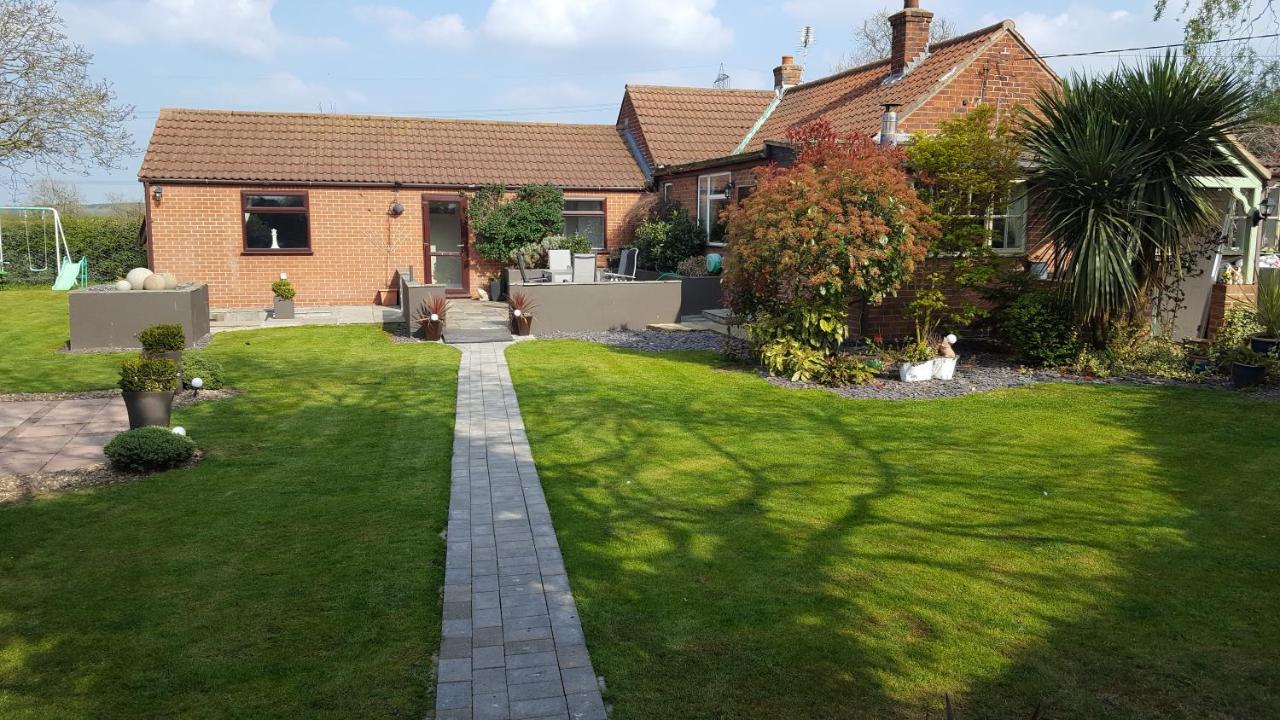 The White Dove Bed And Breakfast With Glamping Newark Showground Exterior foto