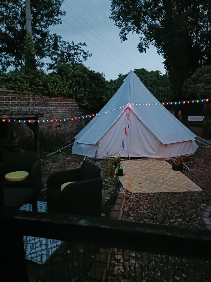 The White Dove Bed And Breakfast With Glamping Newark Showground Exterior foto